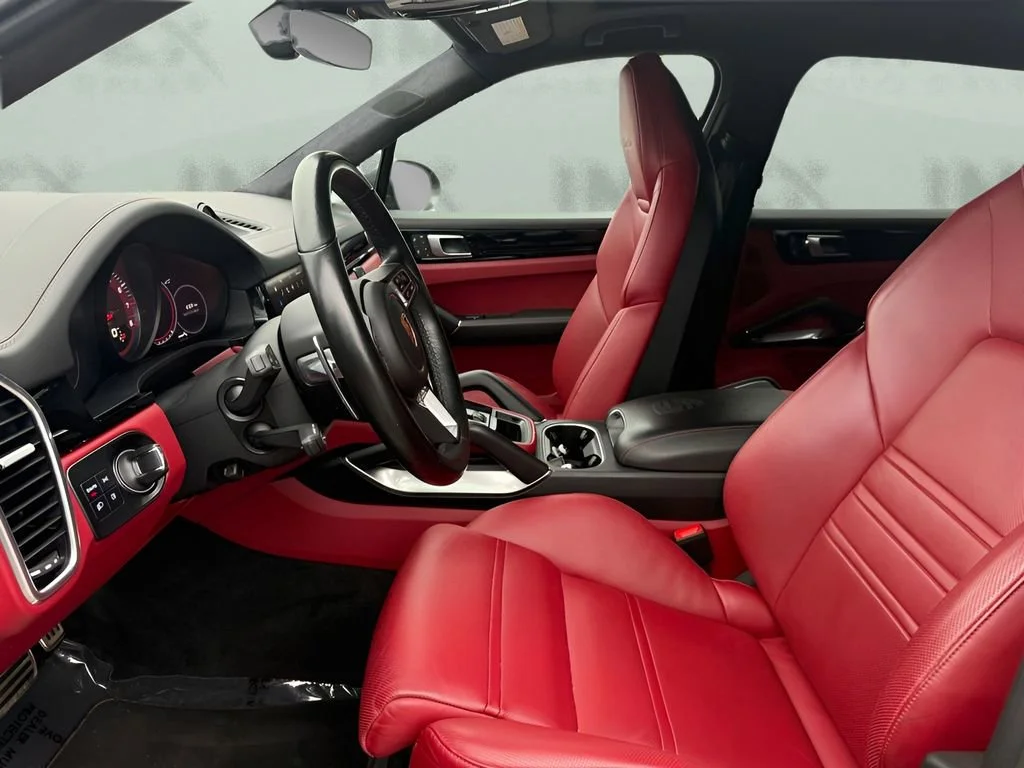 Used 2022  Porsche Turbo image 9