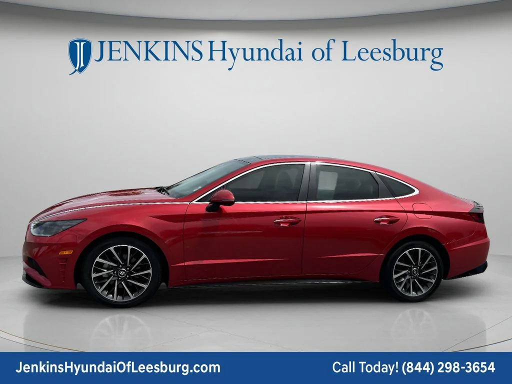 Used 2020 Red Hyundai Limited image 10