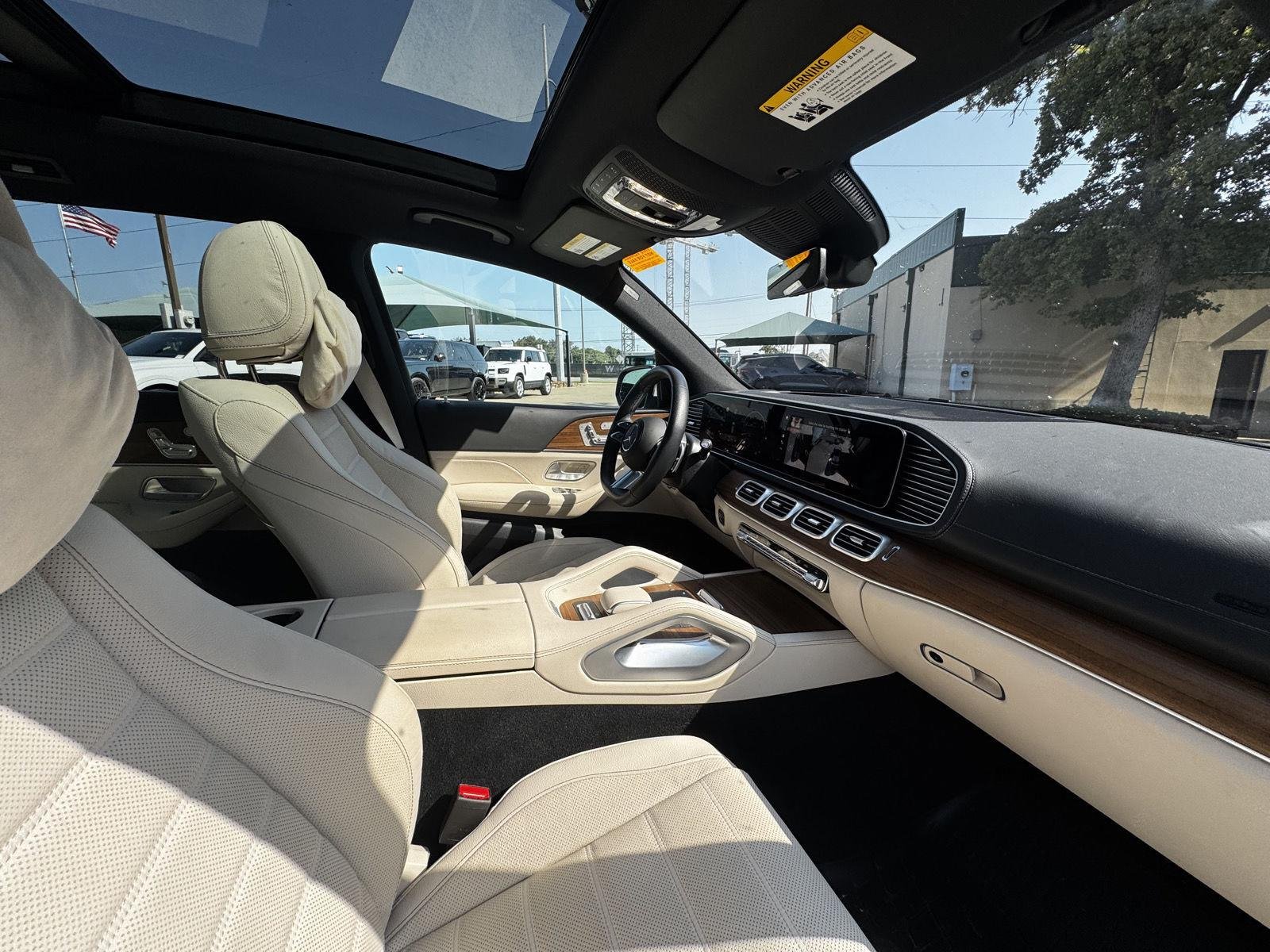 Used 2025 Moonlight White Metallic Mercedes-Benz GLS 450 4MATIC® image 19