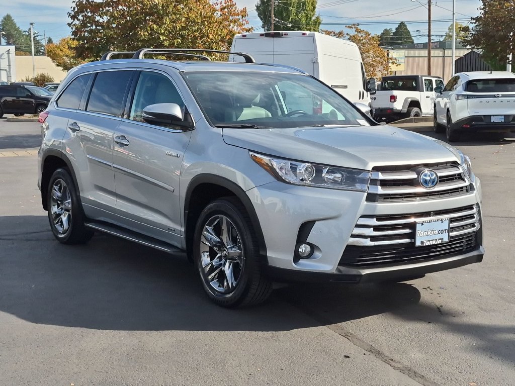 Used 2018 Silver Toyota Limited Platinum image 8