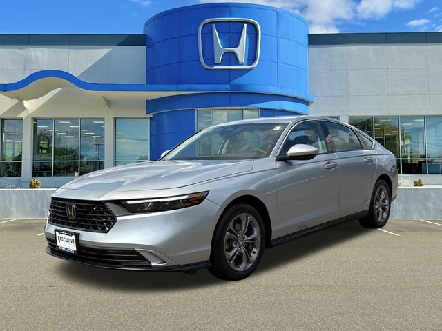 Used 2023 Lunar Silver Metallic Honda EX image 5