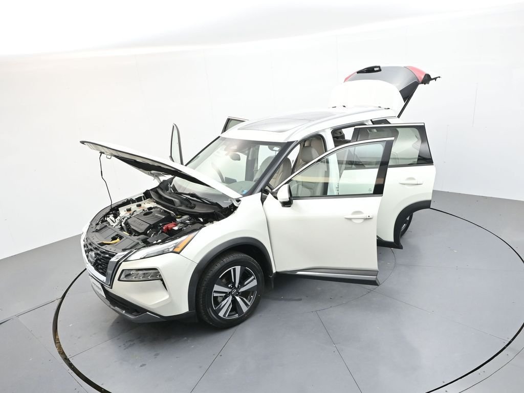 Used 2023 Pearl White Nissan SL image 42