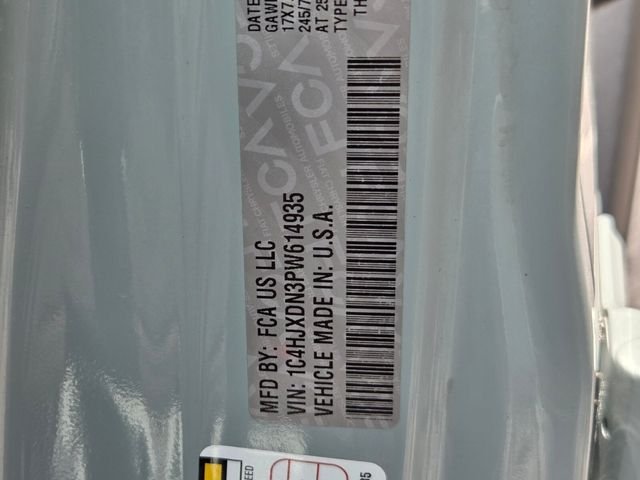 Used 2023  Jeep Sport S image 33