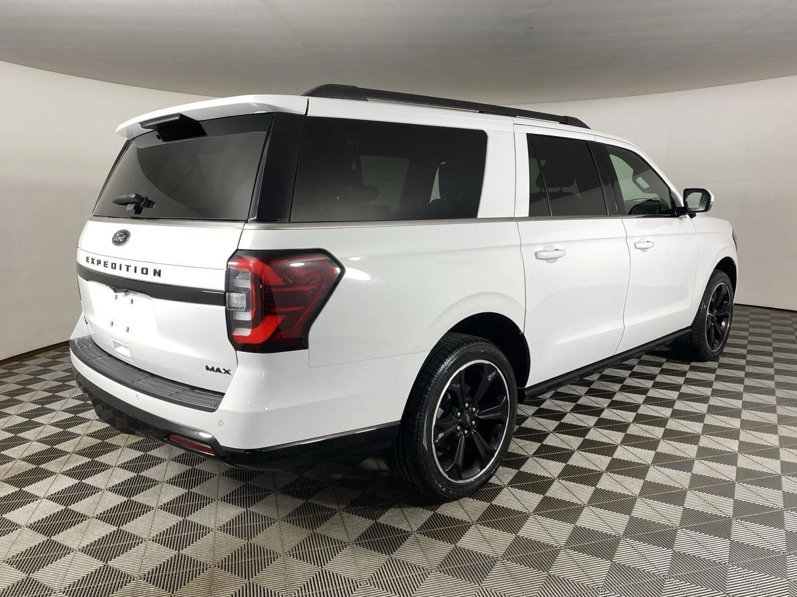 Used 2024 Oxford White Ford Limited image 17