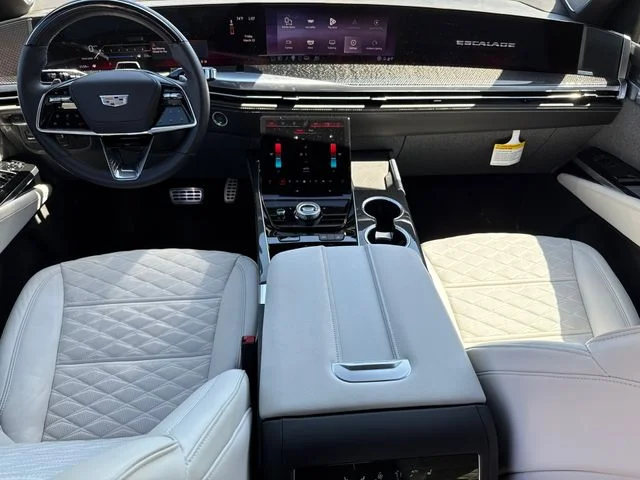 Used 2025 Green Cadillac V-Series image 12