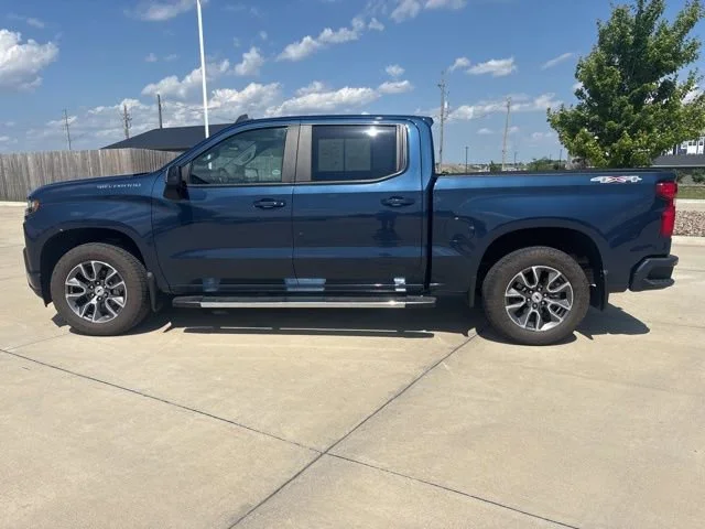 Used 2020 NORTHSKY BLUE METALLIC Chevrolet RST image 35