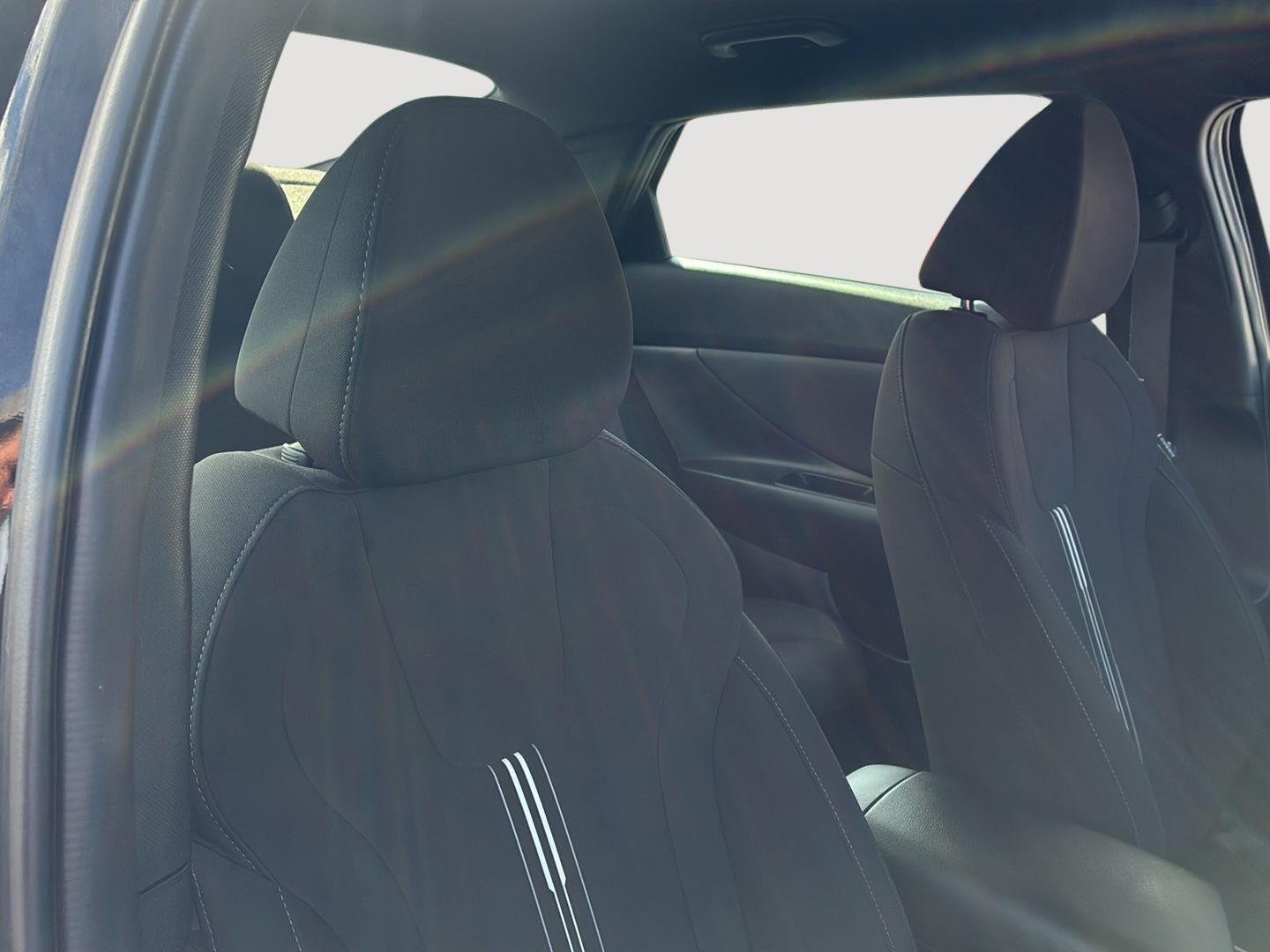 2025 Hyundai Elantra SEL - Photo 12