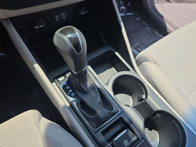 Used 2019 White Hyundai SE image 25