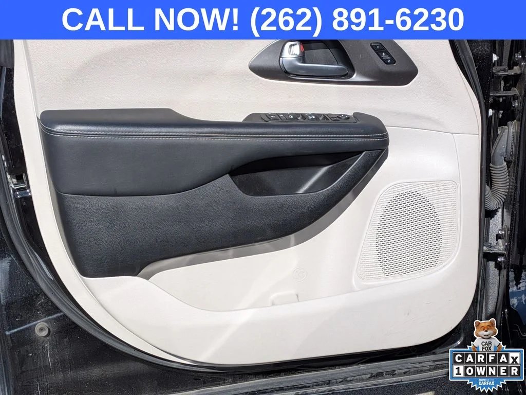 Used 2024 Black Chrysler Touring L image 12
