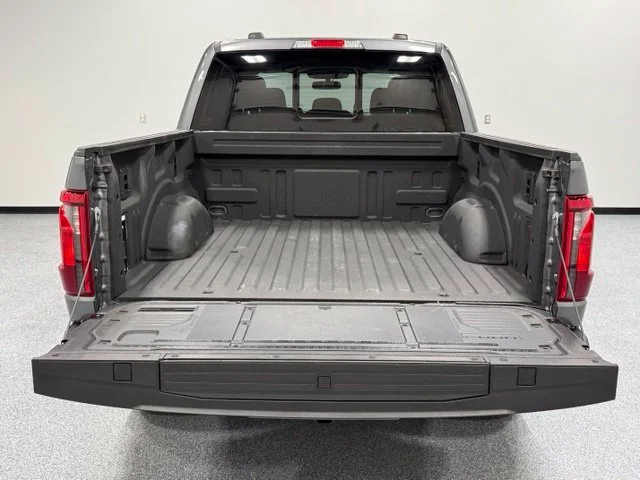 Used 2024 Gray Ford XLT image 10