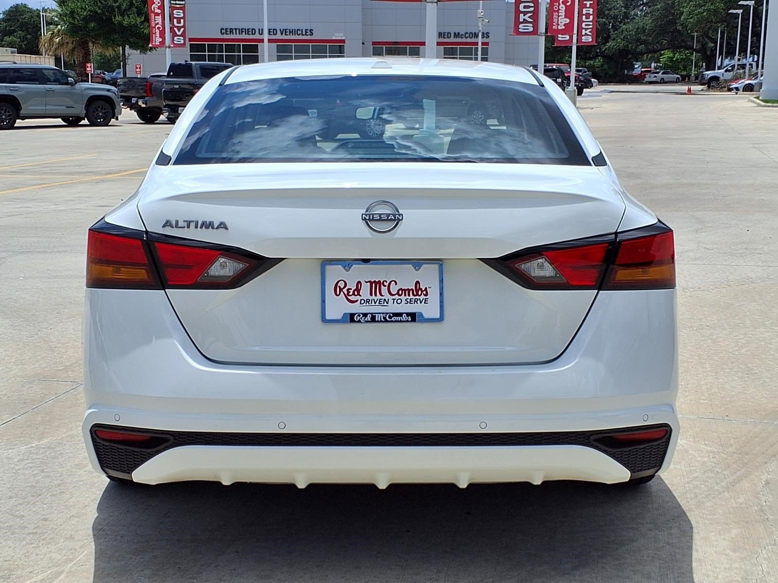 Used 2025 Glacier White Nissan SV image 6