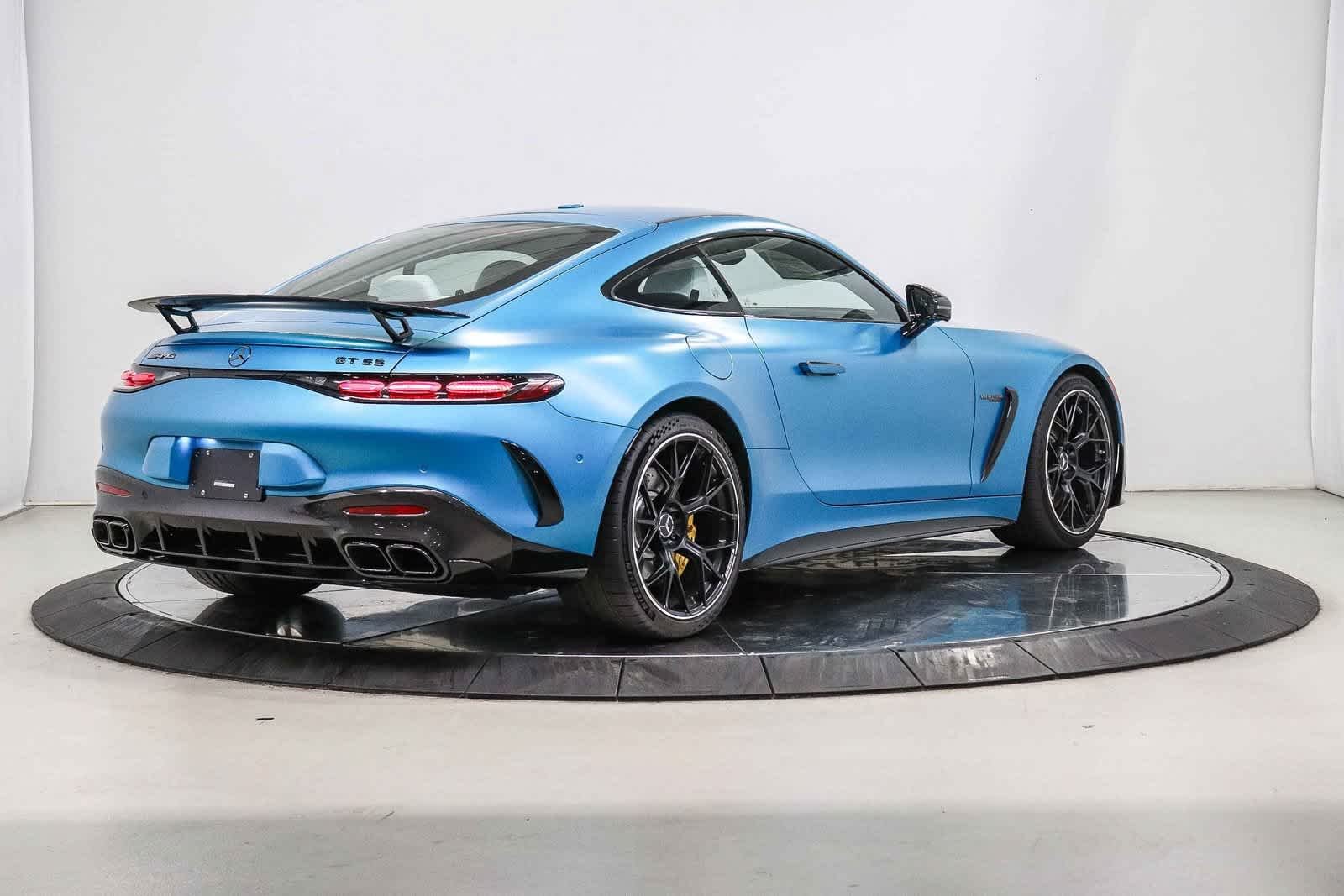New 2026 MANUFAKTUR Hyper Blue Magno Mercedes-Benz AMG® GT 55 image 4