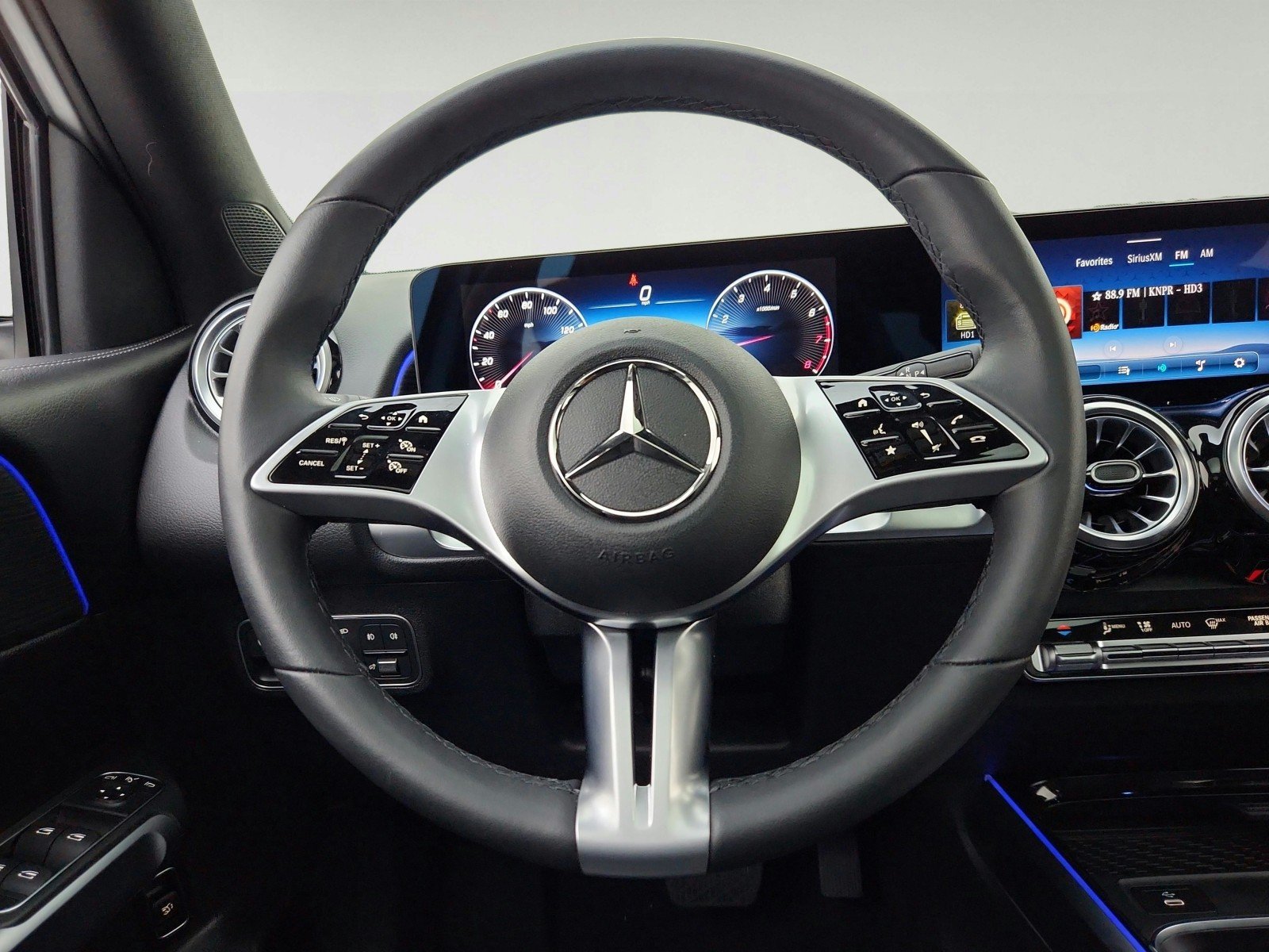 Certified Used 2026 Polar White Mercedes-Benz GLB 250 image 29