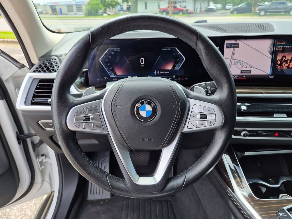 Used 2023 Mineral White Metallic BMW xDrive40i image 11