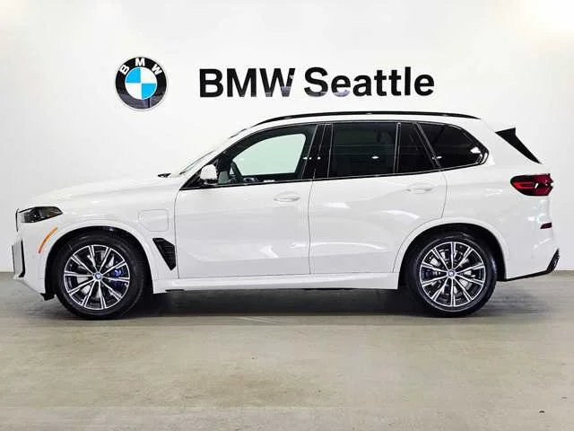 Used 2025 Alpine White BMW xDrive50e image 3