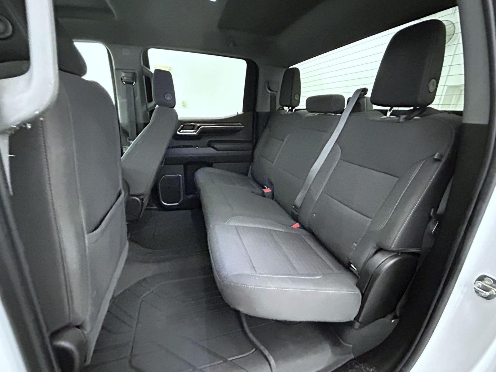 Used 2023 White Chevrolet LT image 19