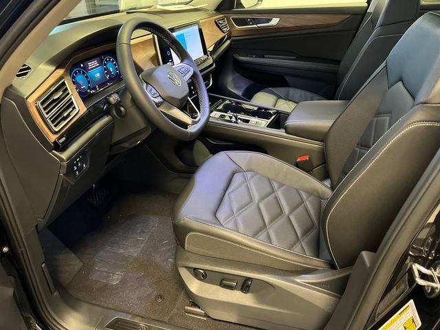 New 2026 Black Volkswagen 2.0T SE w/Technology image 7
