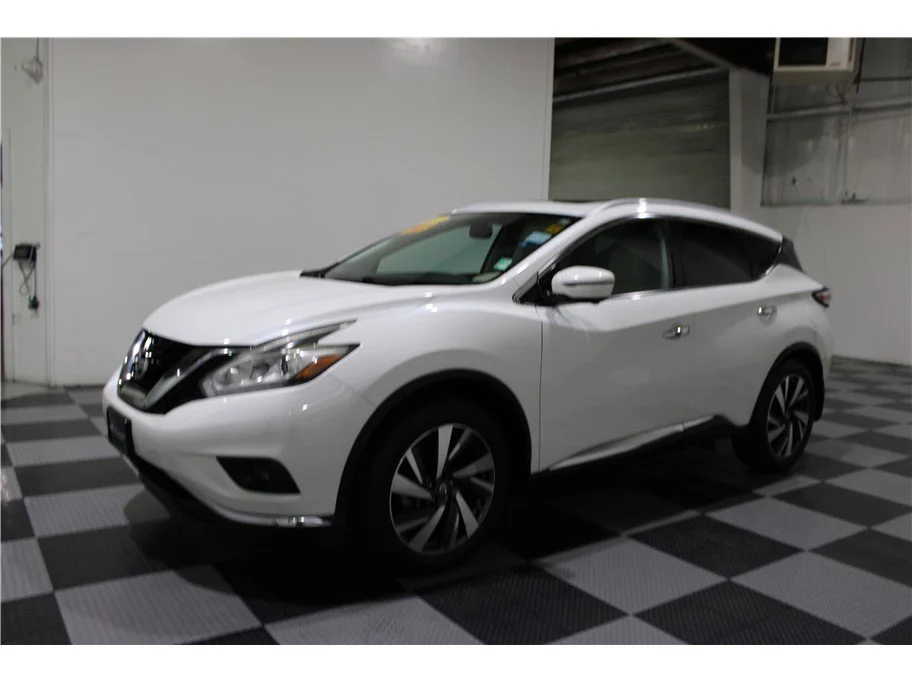 Used 2017 Pearl White Nissan Platinum image 7