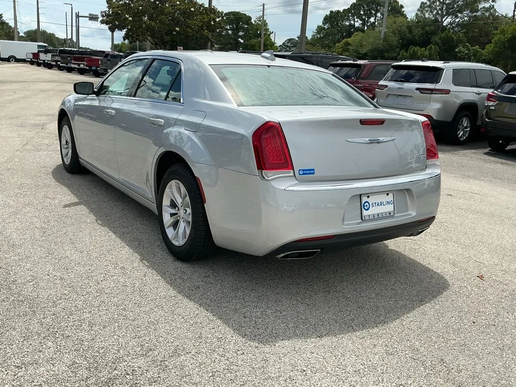Used 2023 Silver Chrysler Touring image 8