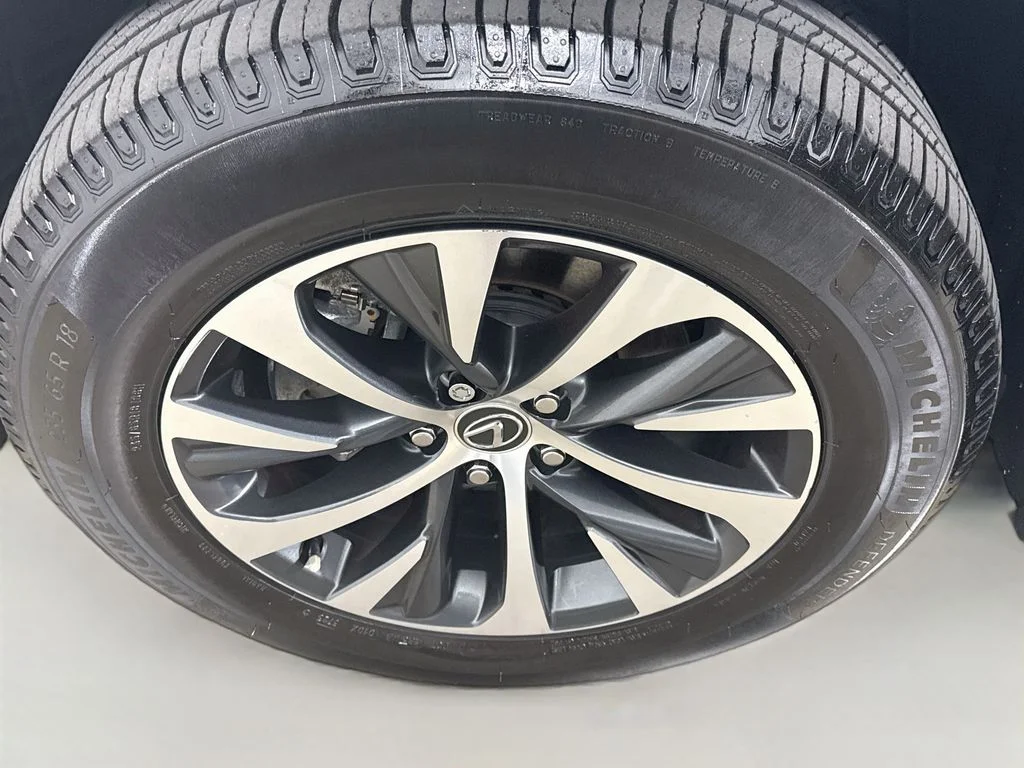 Used 2021 Nori Green Pearl Lexus  image 9