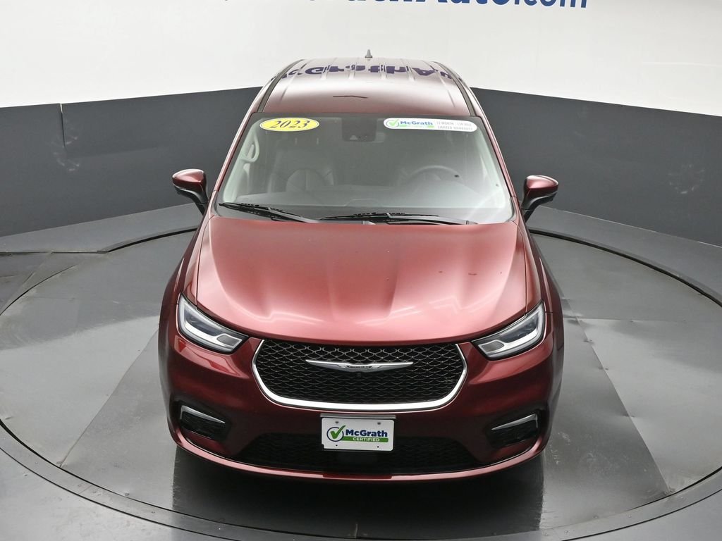 Used 2023 Red Chrysler Touring L image 27