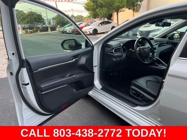 Used 2022 White Toyota SE image 4