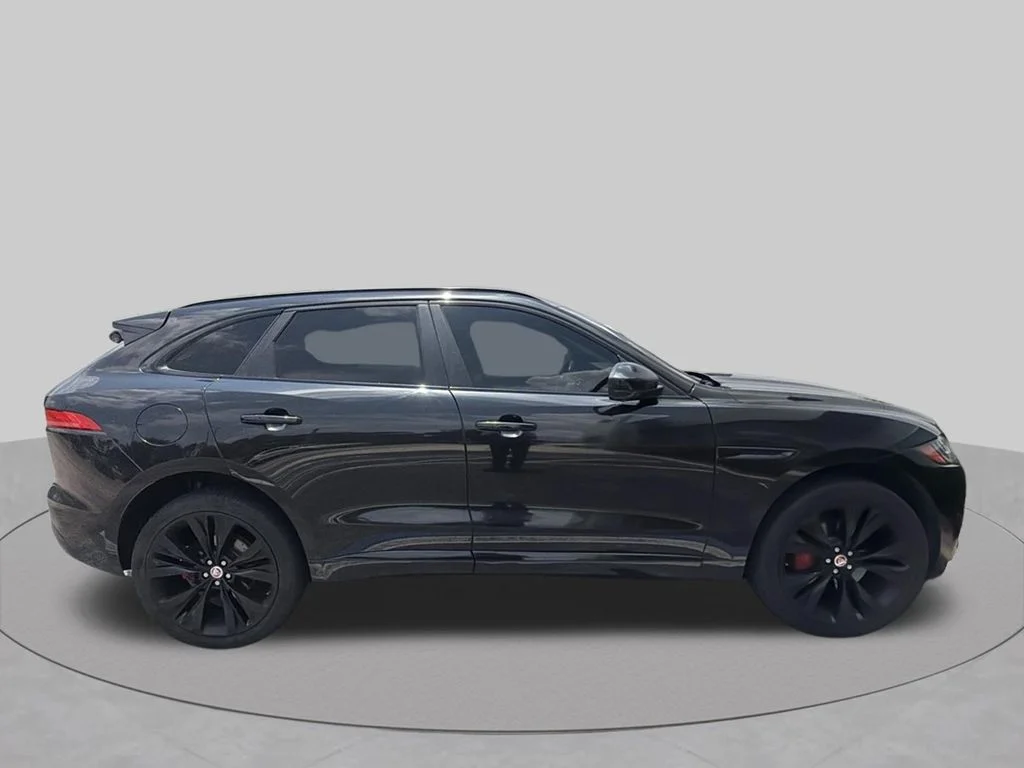 Used 2017  Jaguar S image 11