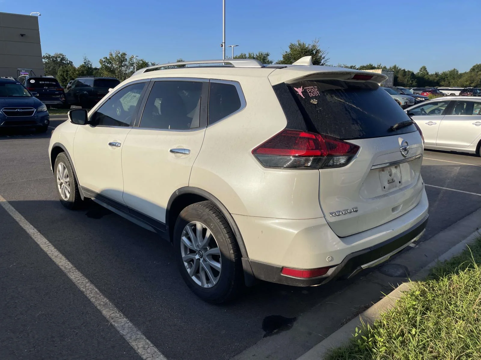 Used 2020 Pearl White Tricoat Nissan SV image 3