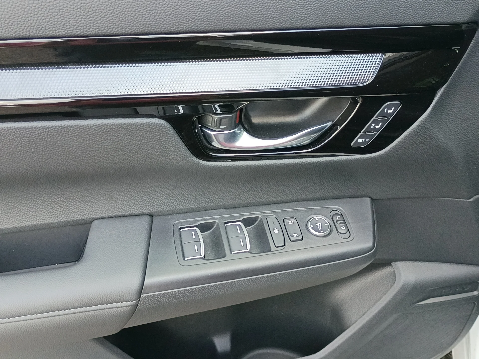 Certified Used 2026 PLATINUM WHITE Honda EX-L image 17