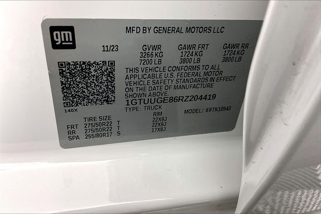 Used 2024 White GMC Denali image 19