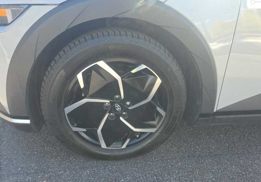 Used 2023 Cyber Gray Hyundai SEL image 7