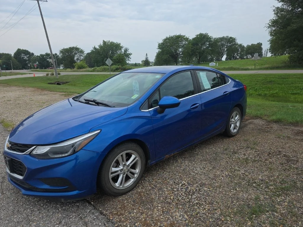 Used 2016 Blue Chevrolet LT image 4