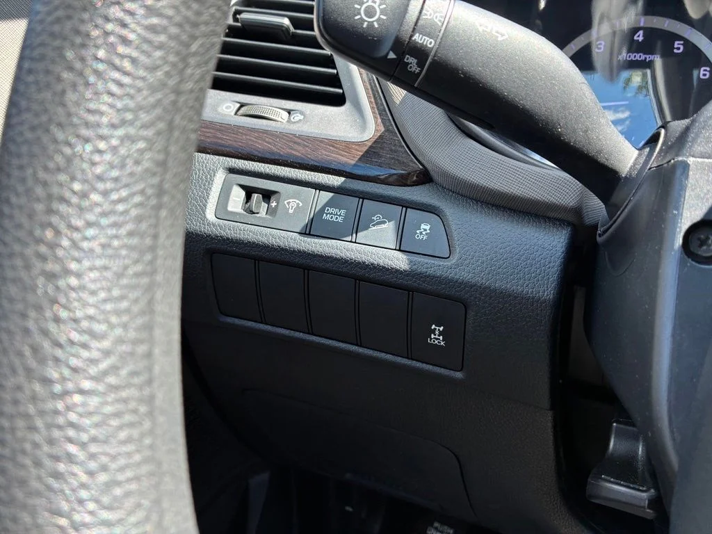 Used 2017 Silver Hyundai 2.4 Base image 38