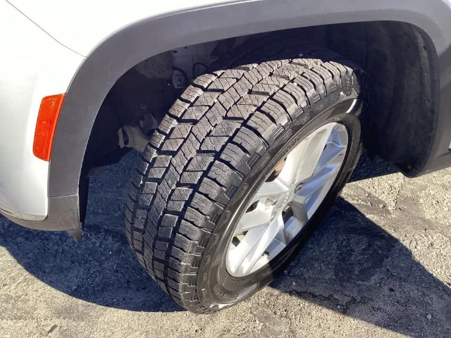Used 2023 Bright White Clearcoat Jeep Laredo image 18