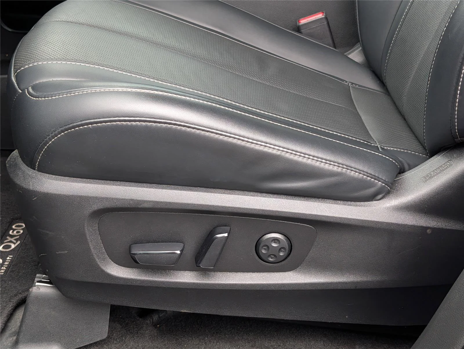 Used 2023 Mineral Black INFINITI LUXE image 11