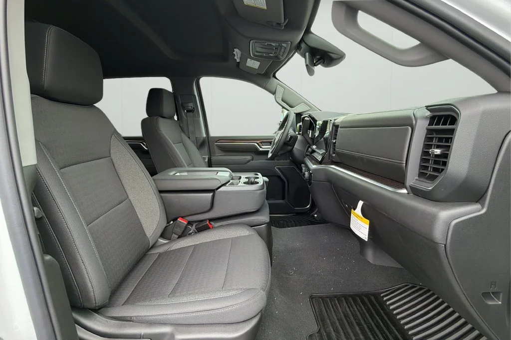 New 2026 Summit White Chevrolet LT image 15
