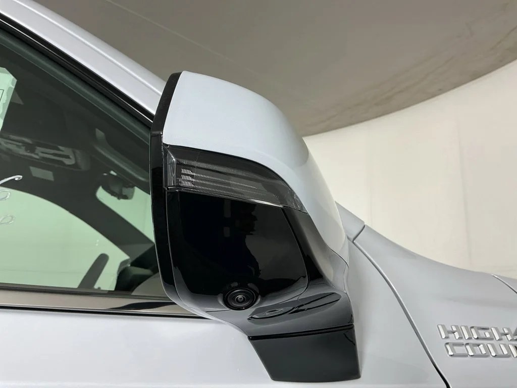 New 2027 Polar White Tricoat Chevrolet High Country image 20