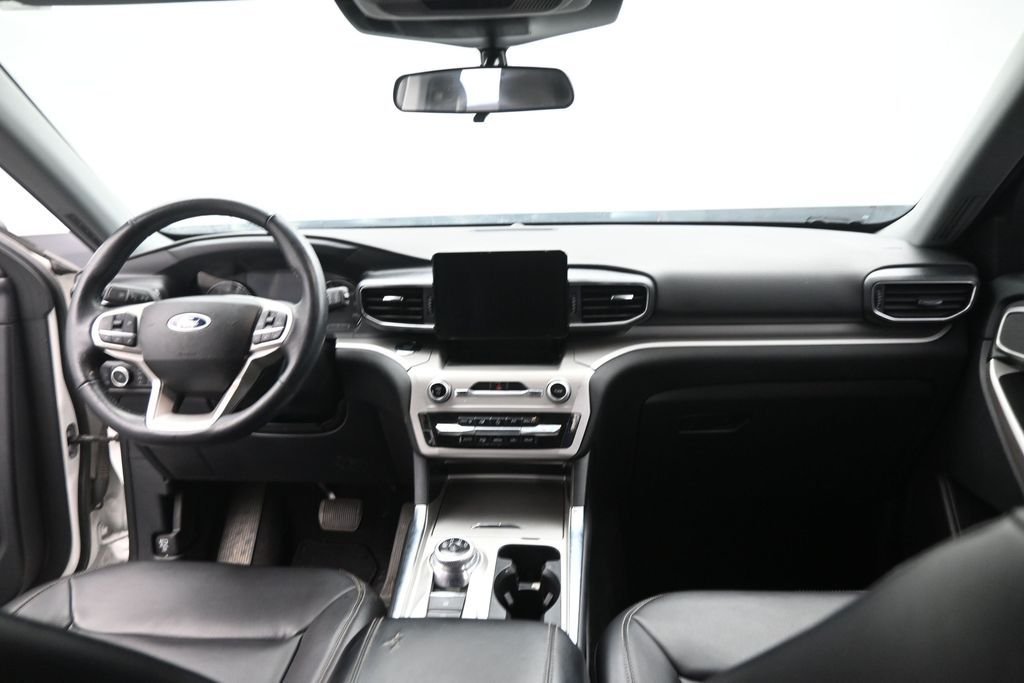 Used 2023 White Ford XLT image 16