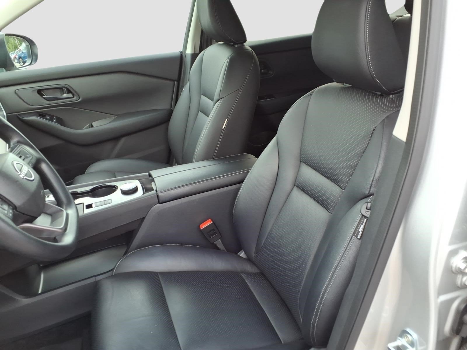 2025 Nissan Rogue S - Photo 10