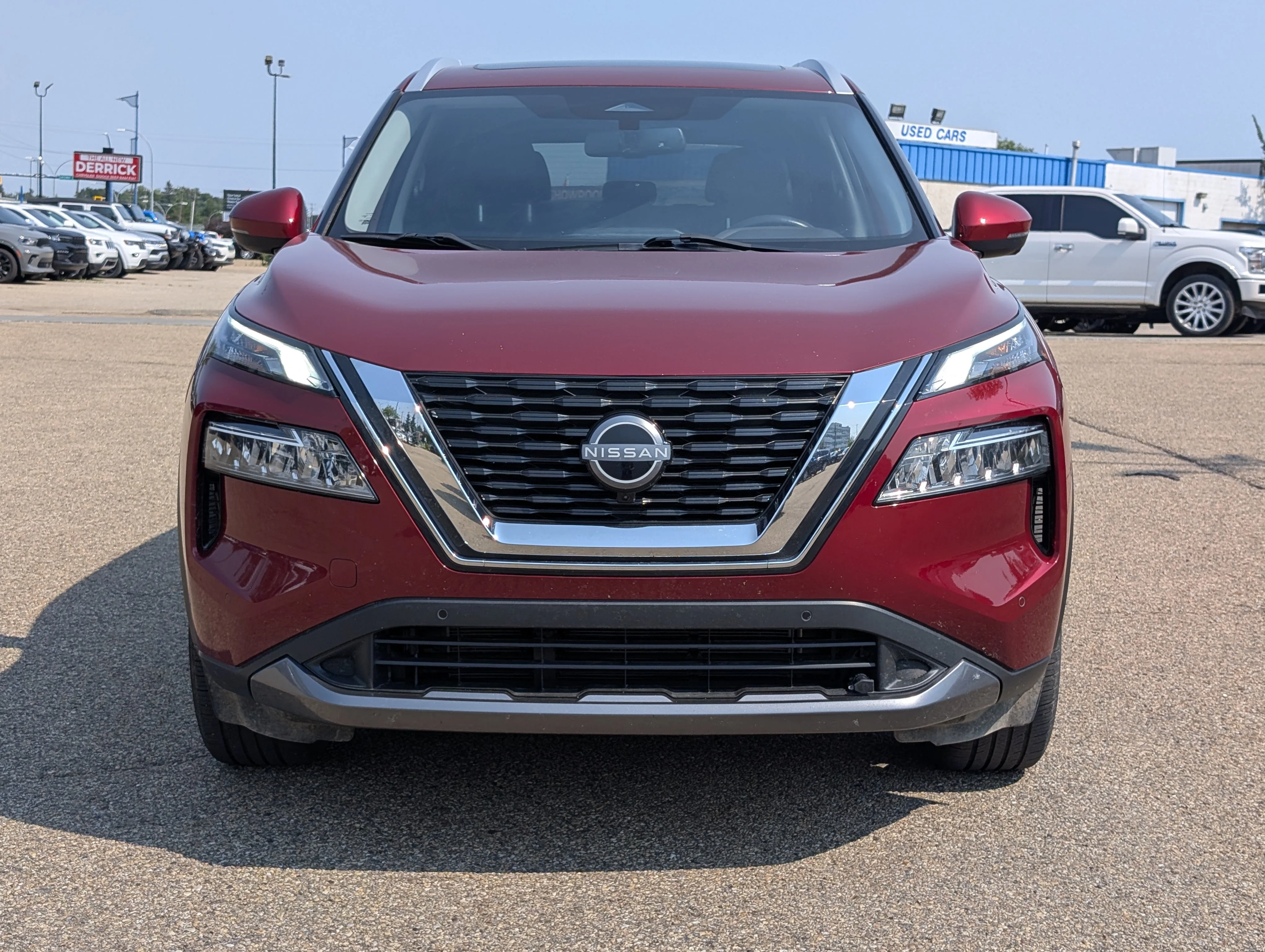 Used 2023 Glacier White Nissan SL image 10