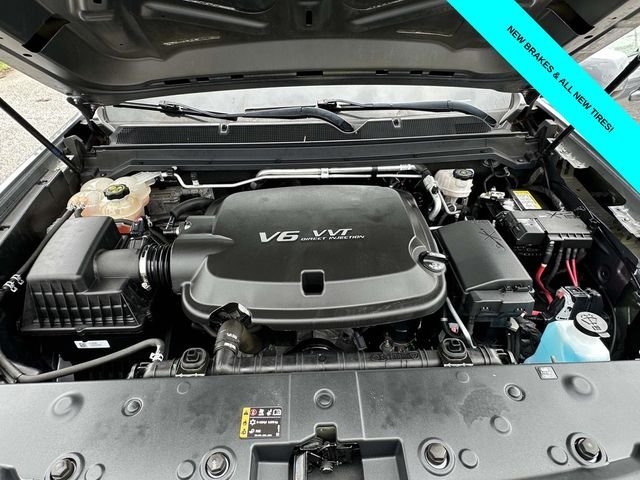 Used 2022 Gray GMC Elevation image 12