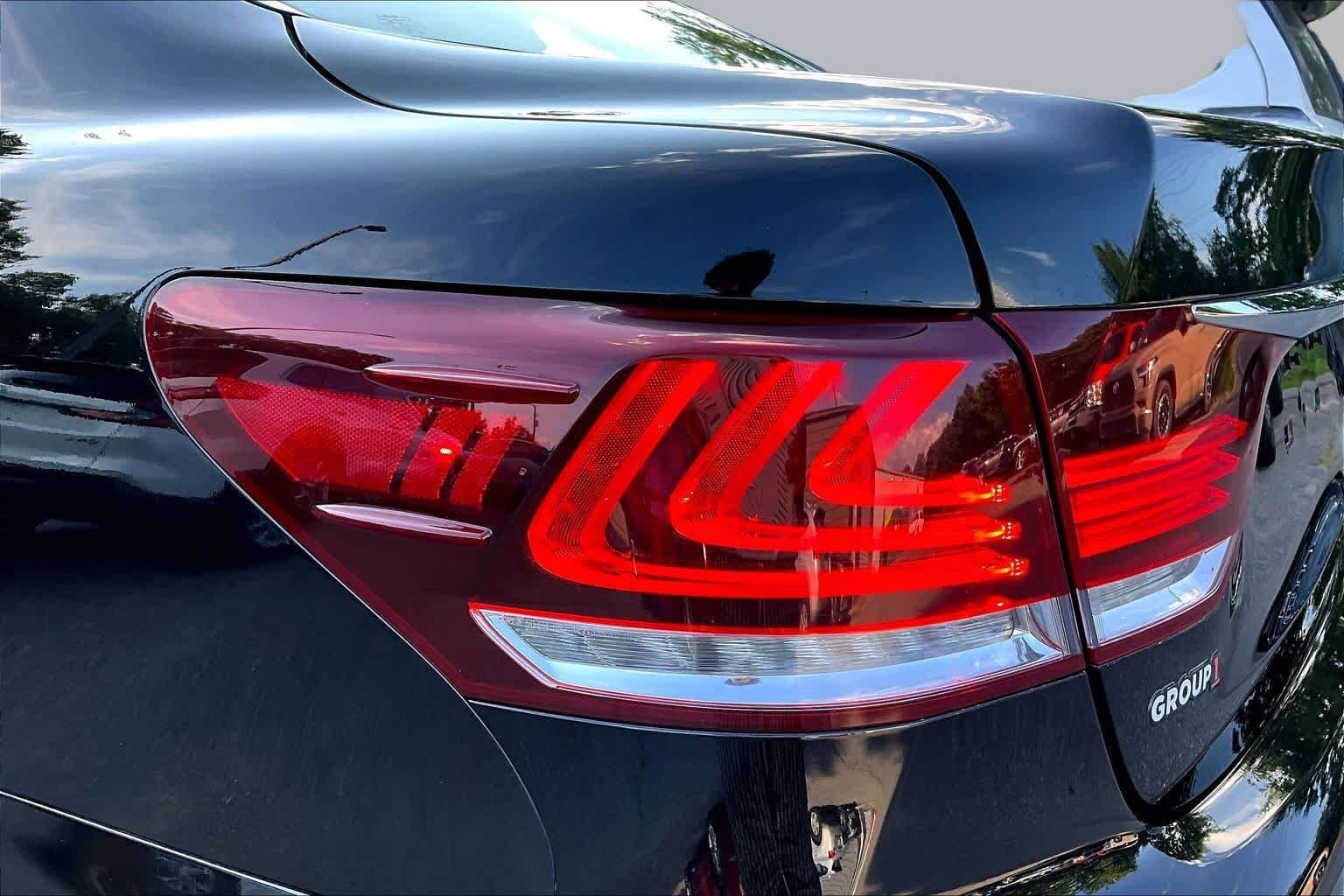 Used 2014 Obsidian Lexus L image 27