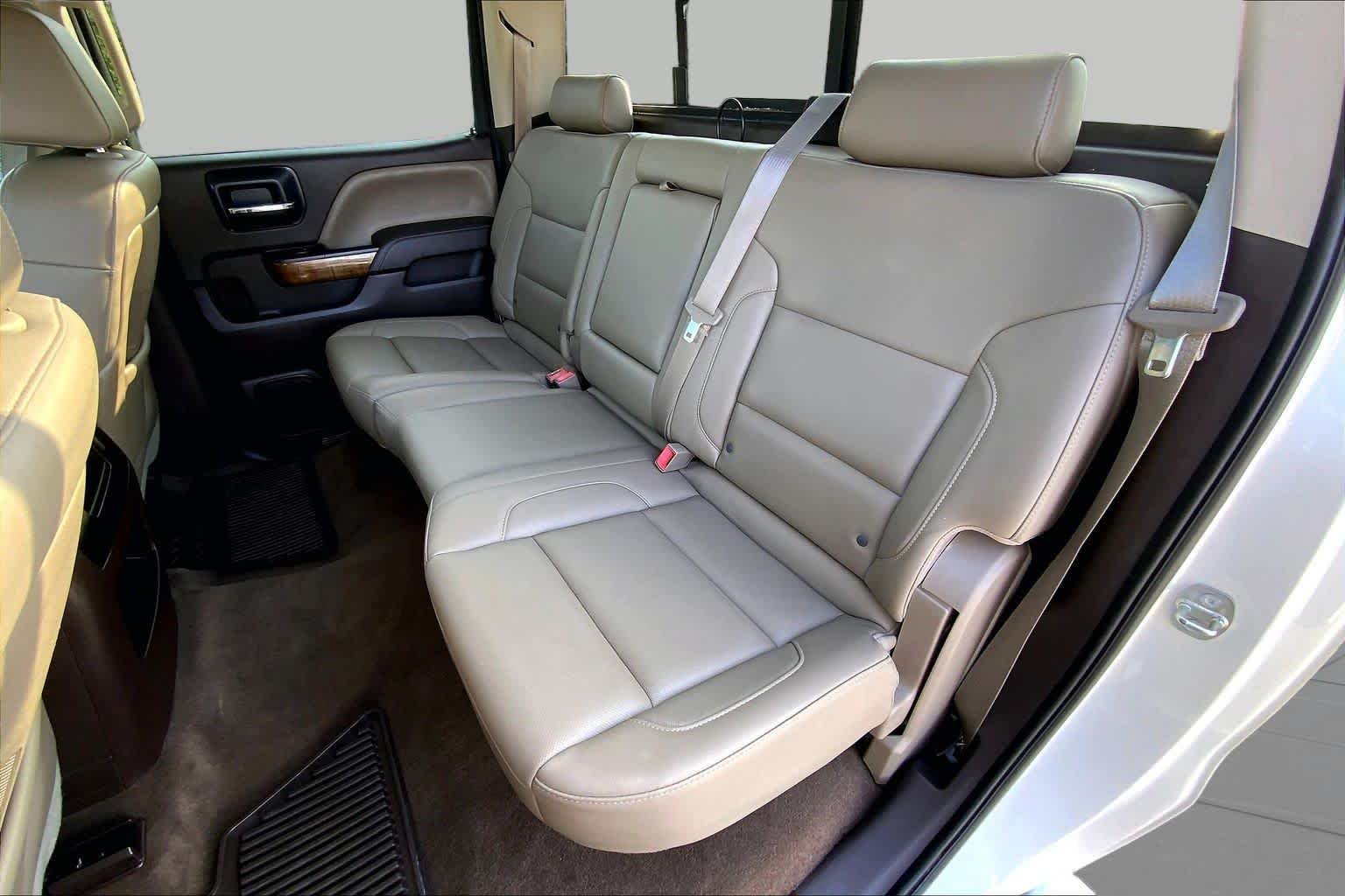 Used 2015 White Diamond Tricoat GMC SLT image 19