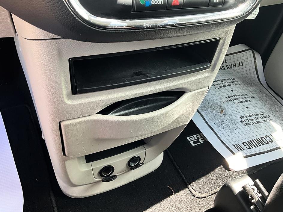 Used 2018 Black Dodge SE image 21