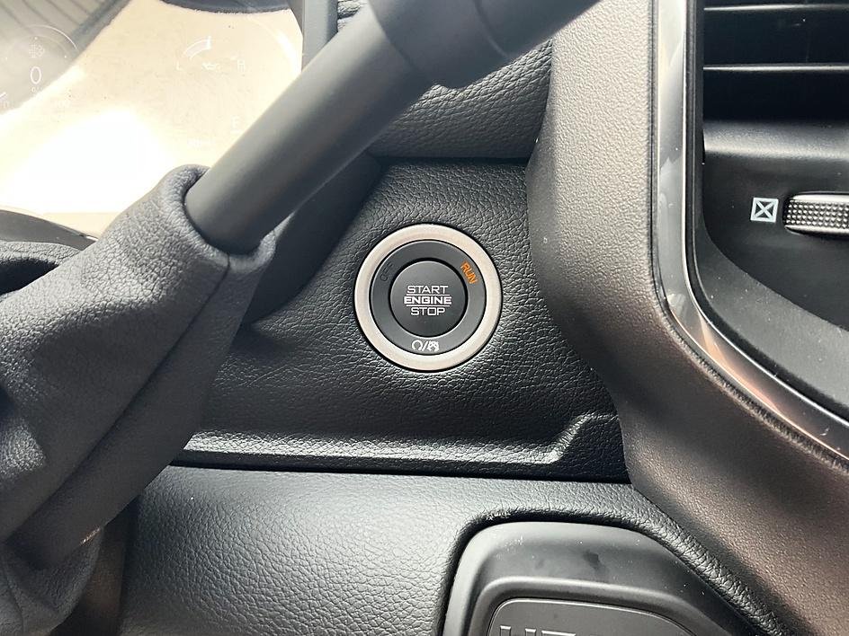 New 2026 Ceramic Gray Clear-Coat Exterior Paint RAM Laramie image 19