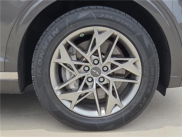 Used 2025 Makalu Gray Genesis 2.5T All-Wheel Drive image 7