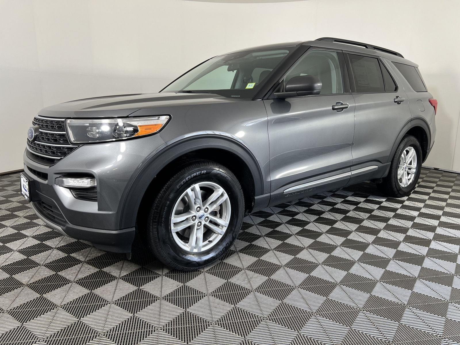 Used 2023 Carbonized Gray Ford XLT image 7