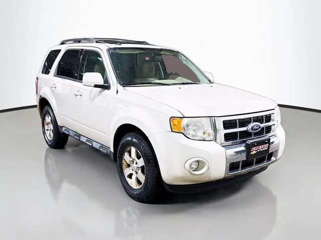 Used 2011  Ford Limited image 2