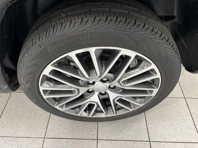 Used 2023 Silver Jeep Limited image 11