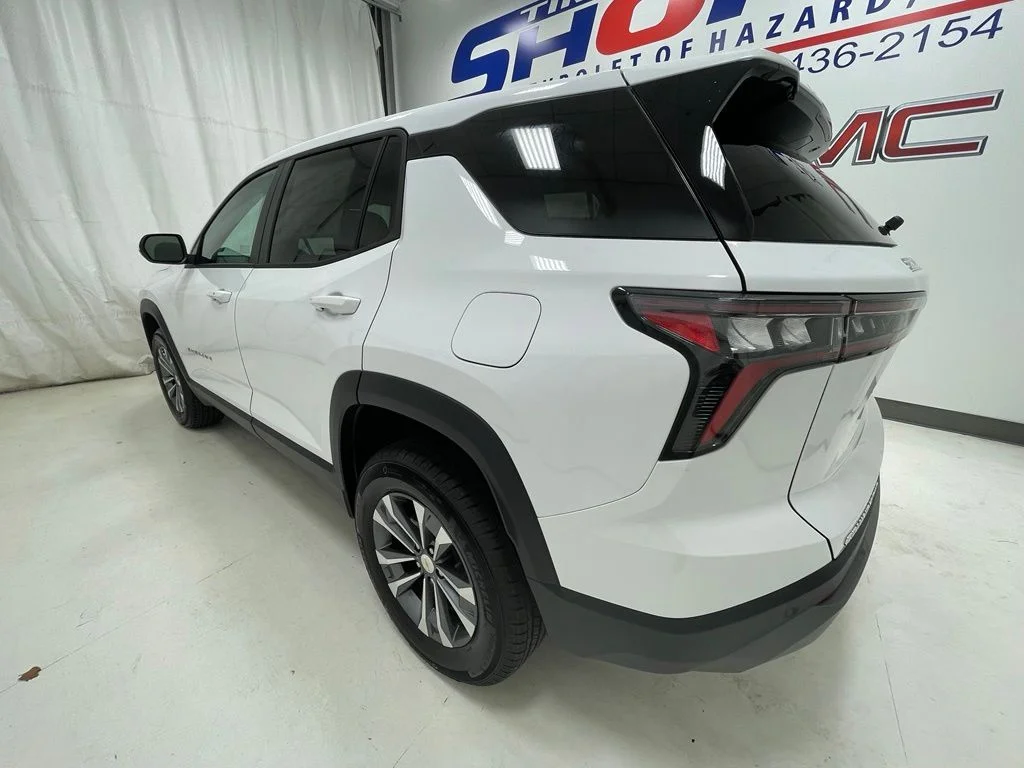 2027 Chevrolet Equinox LT - Photo 7